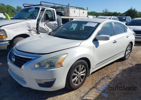 2015 Nissan Altima 2.5 S из США, поврежденный, VIN 1N4AL3AP7FC120321